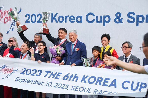  23년9월10일 코리아컵 우승은 일본의 크라운프라이드 시상식